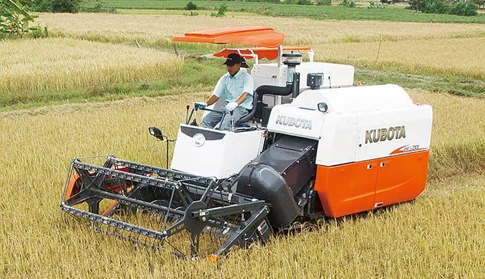 Rice harvester machine